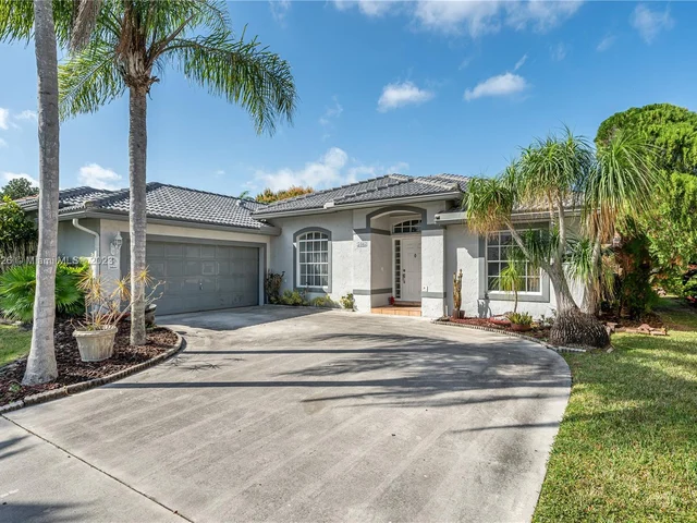 5105 NW 66th Ave, Lauderhill FL 33319