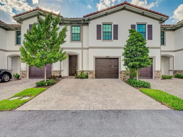 4307 Bradbury Ct, Riviera Beach FL 33410