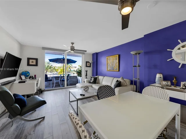 465 Ocean Dr # 403, Miami Beach FL 33139