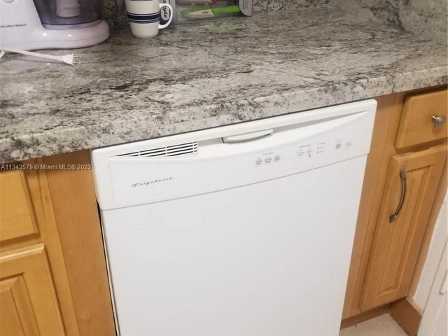 3725 S Ocean Dr (April 9 ONLY) # 921, Hollywood FL 33019