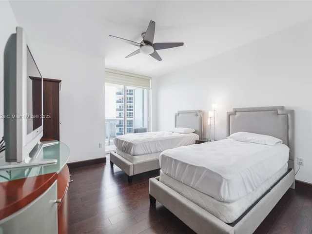 1830 S Ocean Dr # 3303, Hallandale Beach FL 33009