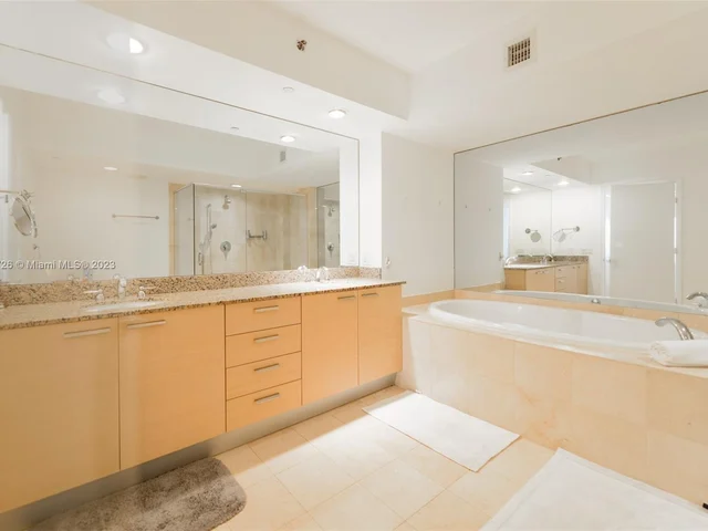 1830 S Ocean Dr # 3303, Hallandale Beach FL 33009