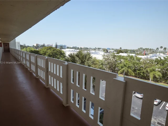 111 SE 3rd Ave # 507, Dania Beach FL 33004