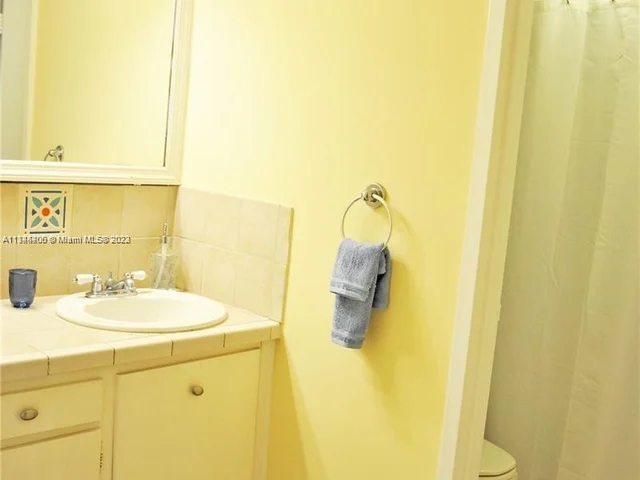 100 Lincoln Rd # 441, Miami Beach FL 33139