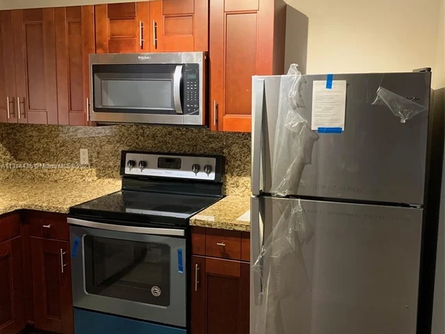 2041 NW 81st Ave # 429, Pembroke Pines FL 33024