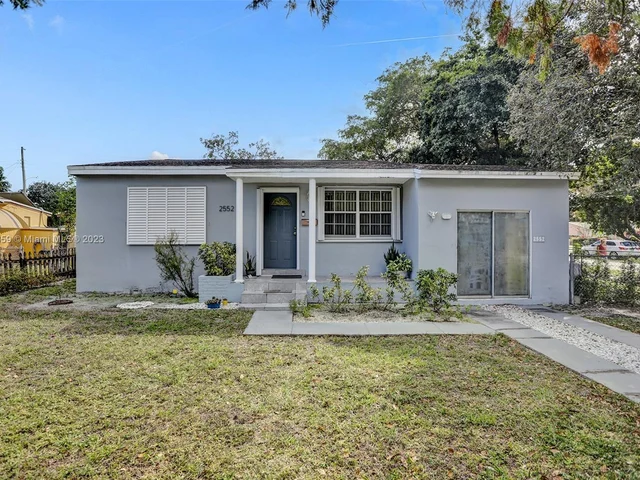 2552 Wiley St, Hollywood FL 33020