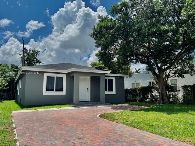 1820 NW 48th St, Miami FL 33142