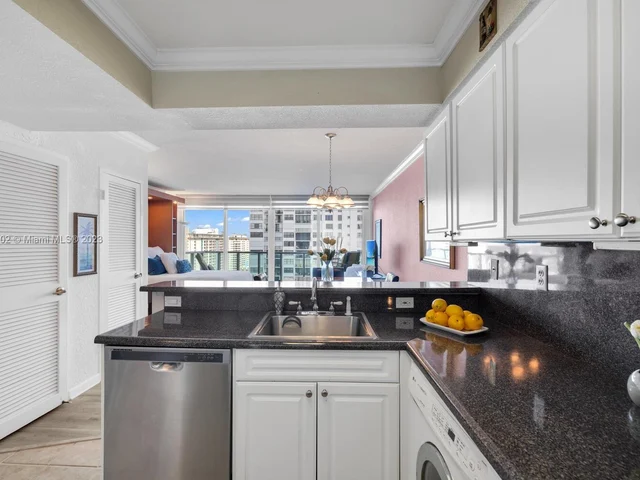 2501 S Ocean Dr, Hollywood FL 33019