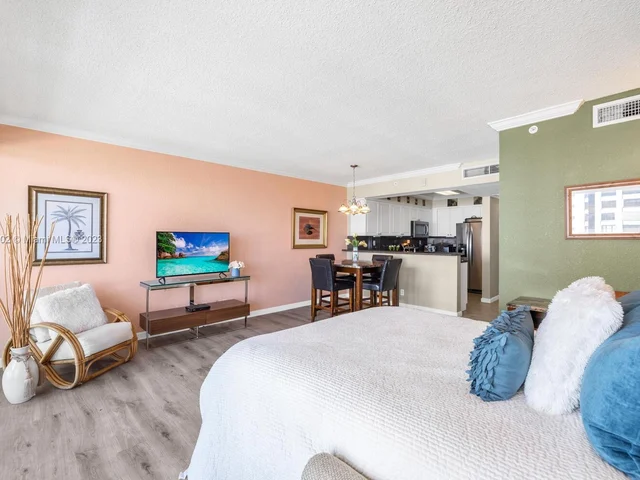 2501 S Ocean Dr, Hollywood FL 33019