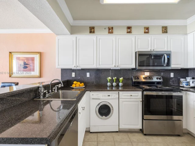 2501 S Ocean Dr, Hollywood FL 33019