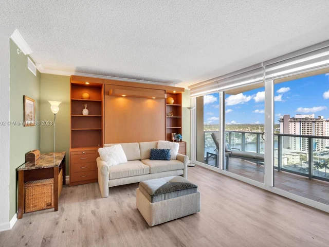 2501 S Ocean Dr, Hollywood FL 33019