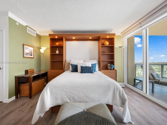 2501 S Ocean Dr, Hollywood FL 33019