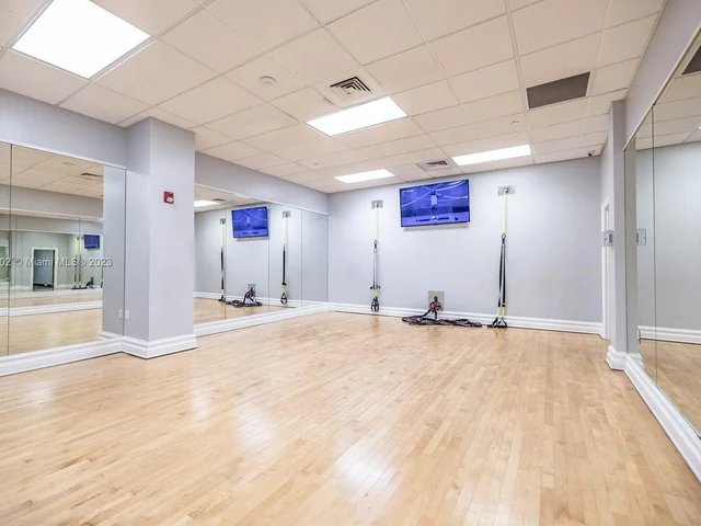 2501 S Ocean Dr, Hollywood FL 33019