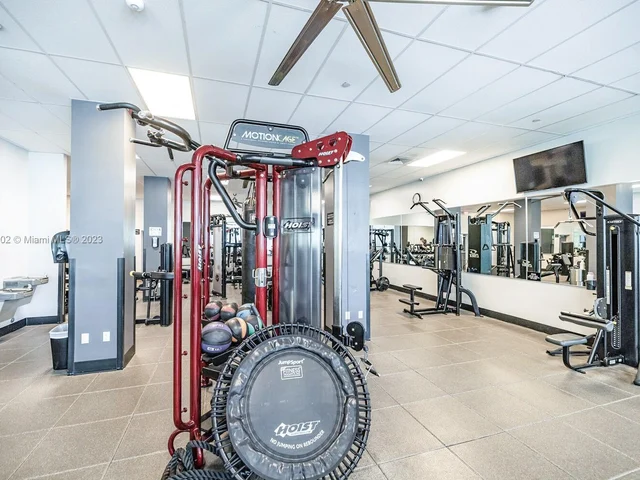 2501 S Ocean Dr, Hollywood FL 33019