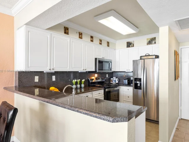 2501 S Ocean Dr, Hollywood FL 33019