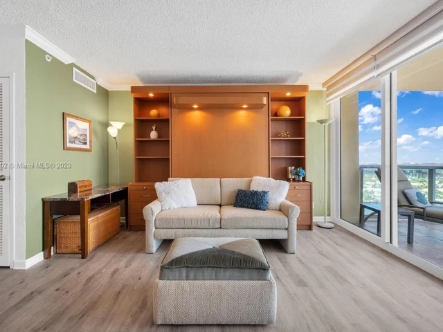 2501 S Ocean Dr, Hollywood FL 33019