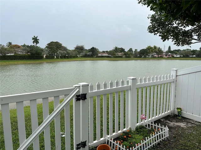 4546 NW 48th Ter, Tamarac FL 33319