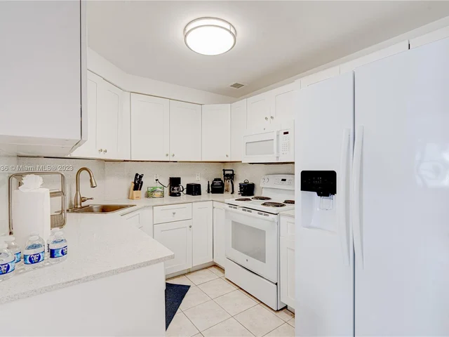 5225 Collins Ave # 1608, Miami Beach FL 33140