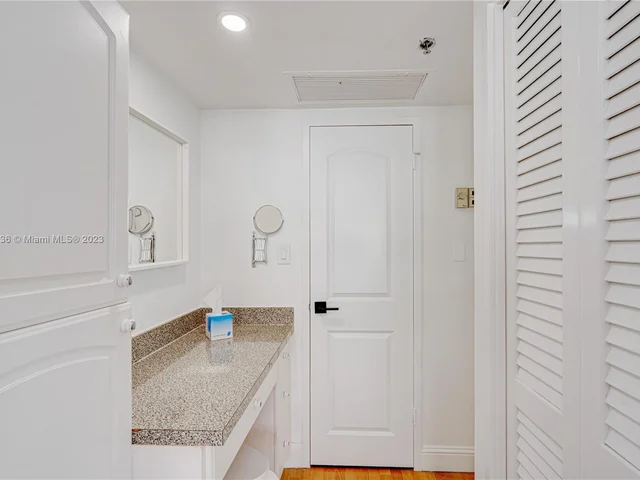 5225 Collins Ave # 1608, Miami Beach FL 33140