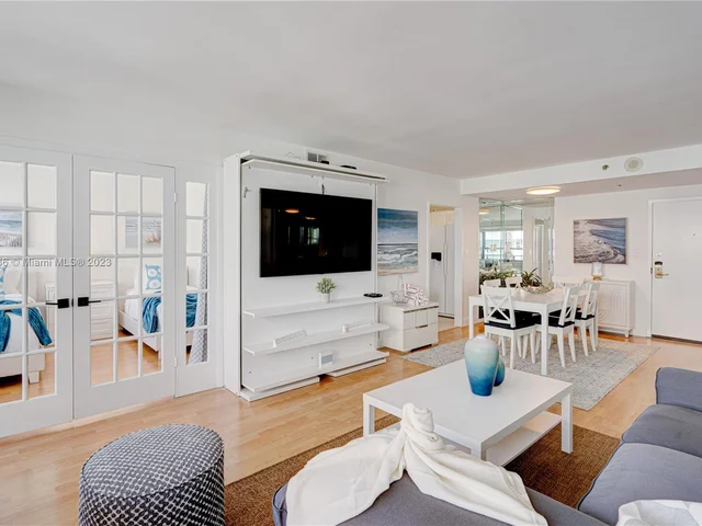 5225 Collins Ave # 1608, Miami Beach FL 33140