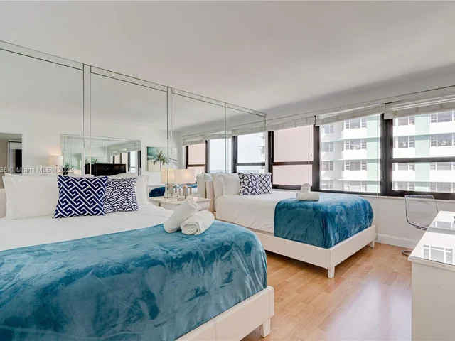 5225 Collins Ave # 1608, Miami Beach FL 33140