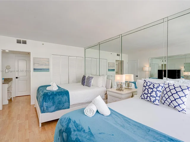 5225 Collins Ave # 1608, Miami Beach FL 33140