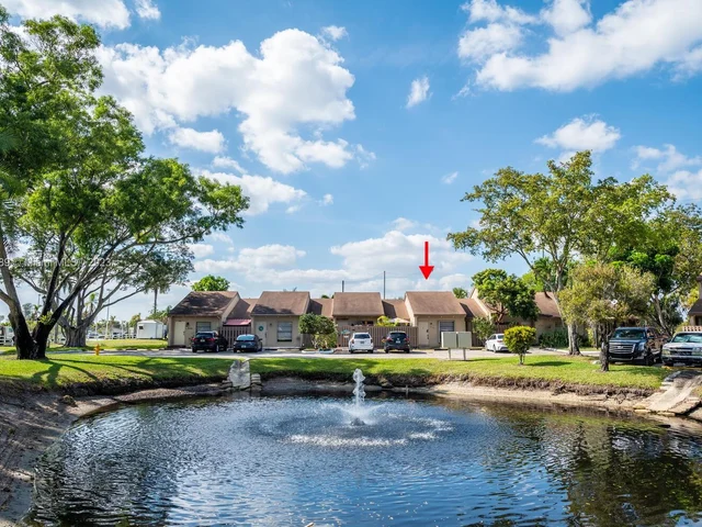 8185 SW 24th St, Davie FL 33324