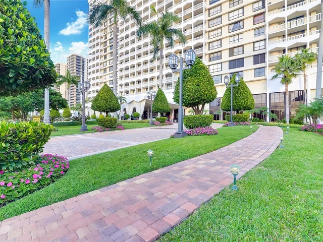 9801 Collins Ave # 3Z, Bal Harbour FL 33154