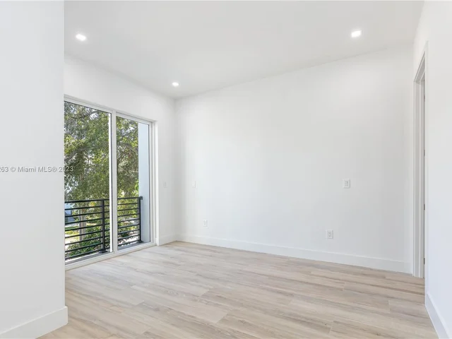 3162 Plaza St., Miami FL 33133