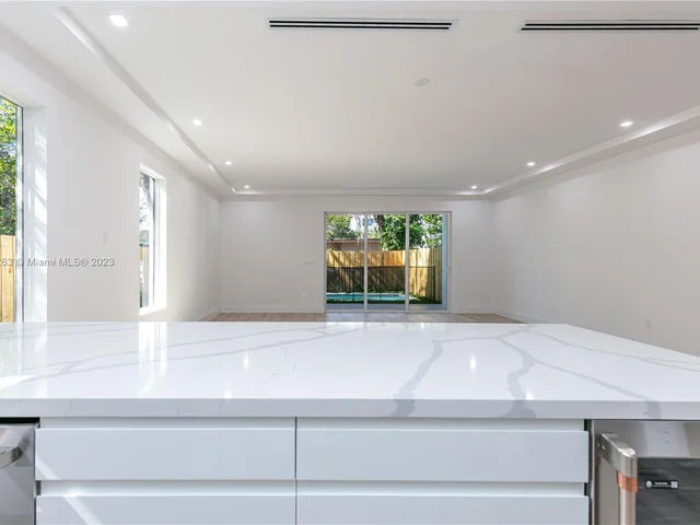 3162 Plaza St., Miami FL 33133