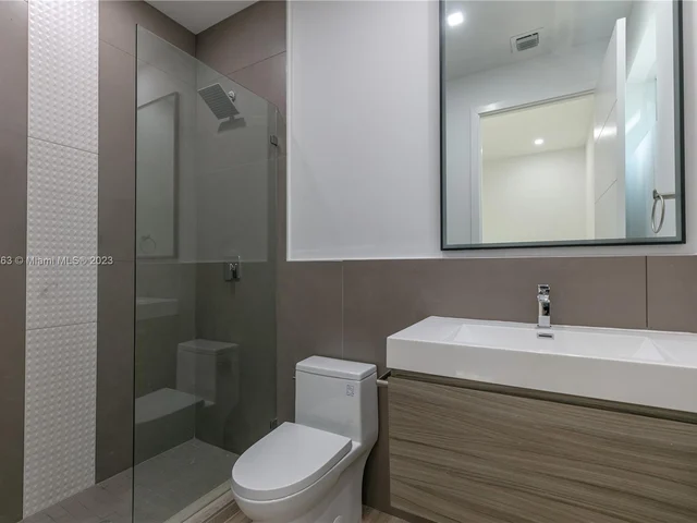 3162 Plaza St., Miami FL 33133