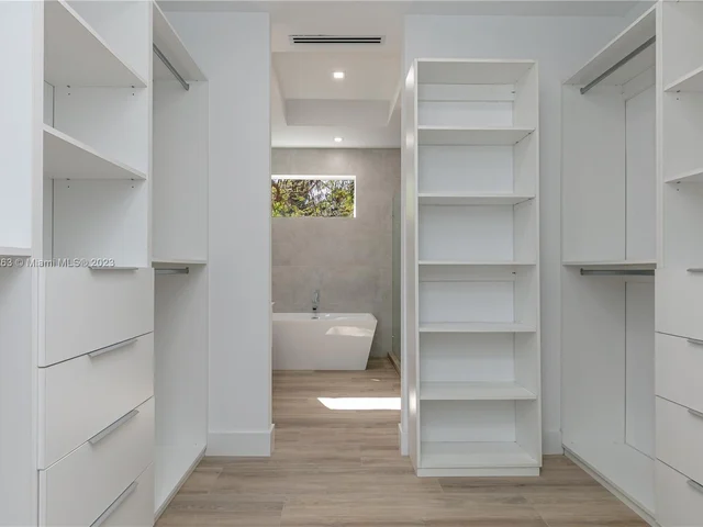 3162 Plaza St., Miami FL 33133