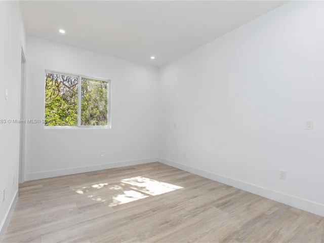 3162 Plaza St., Miami FL 33133