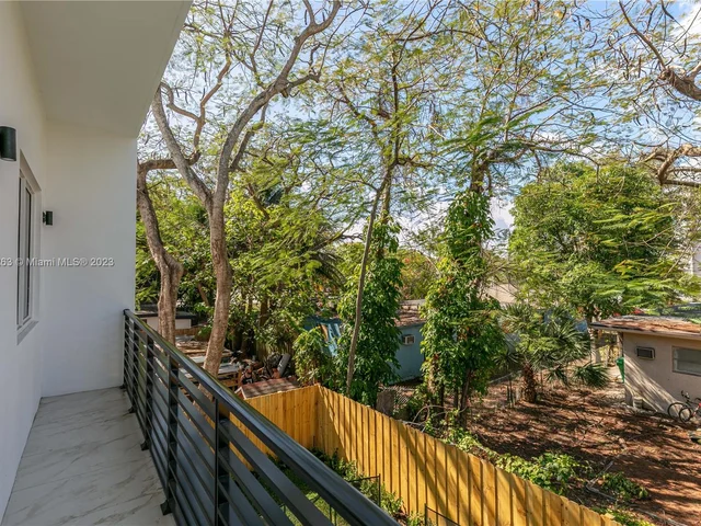 3162 Plaza St., Miami FL 33133