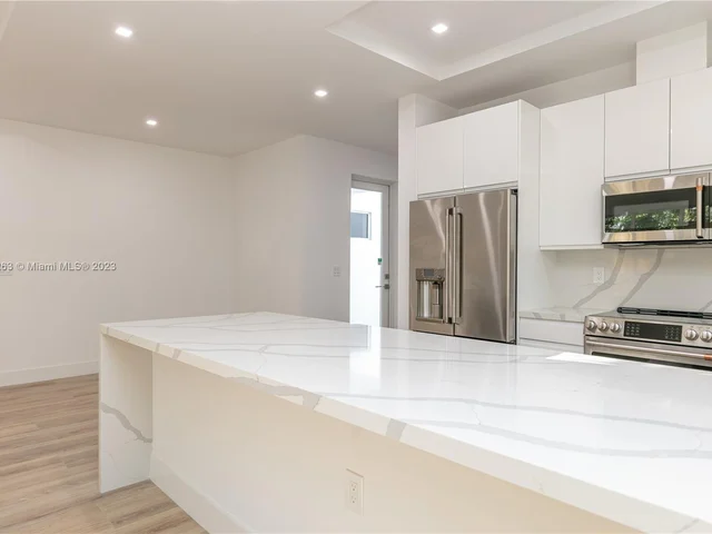 3162 Plaza St., Miami FL 33133