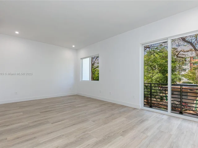 3162 Plaza St., Miami FL 33133