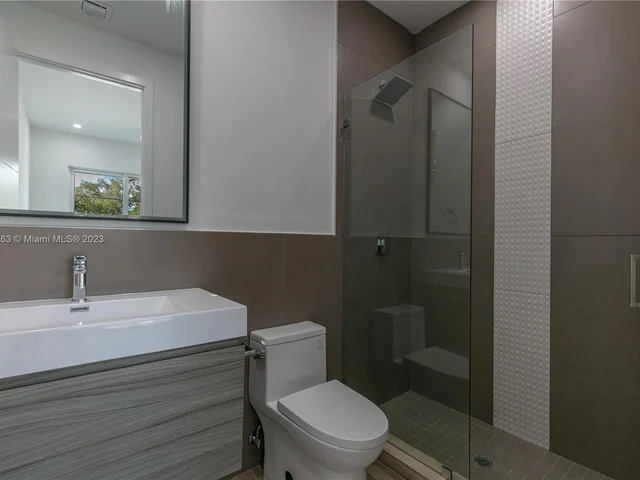 3162 Plaza St., Miami FL 33133