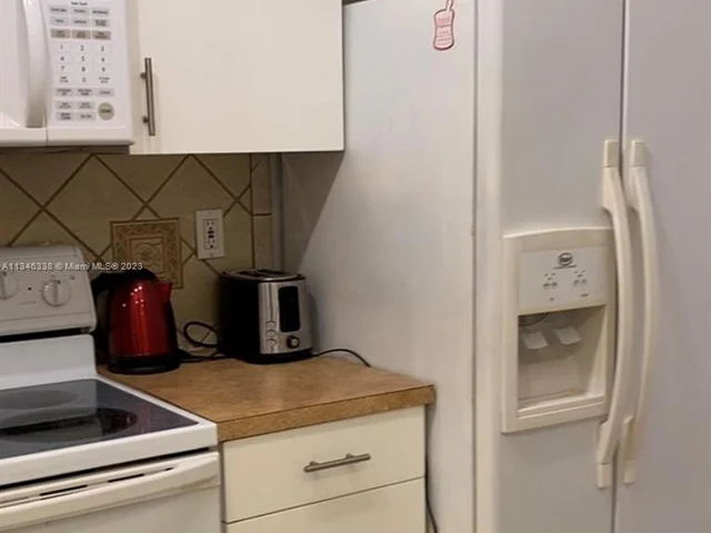 100 Lincoln Rd # 820, Miami Beach FL 33139