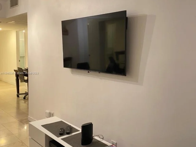 100 Lincoln Rd # 820, Miami Beach FL 33139