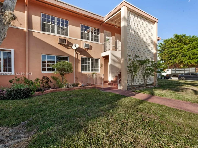 3601 SW 10th St # B, Miami FL 33135