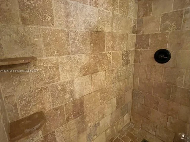 111 Golden Isles Dr # E11, Hallandale Beach FL 33009