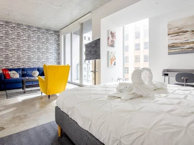 151 SE 1st St # 803, Miami FL 33131