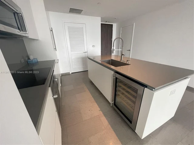 68 SE 6th St # 3806, Miami FL 33131