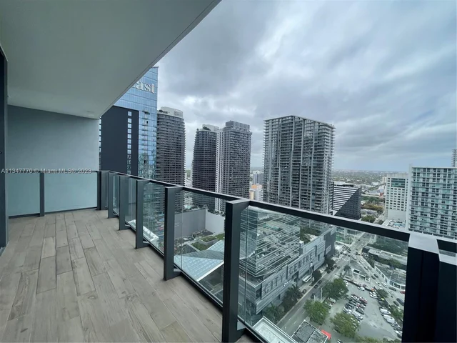 68 SE 6th St # 3806, Miami FL 33131