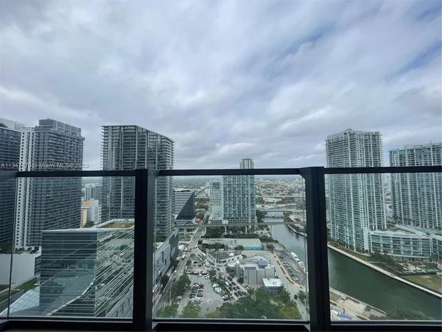 68 SE 6th St # 3806, Miami FL 33131