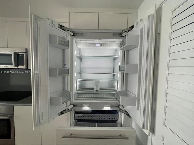 68 SE 6th St # 3806, Miami FL 33131