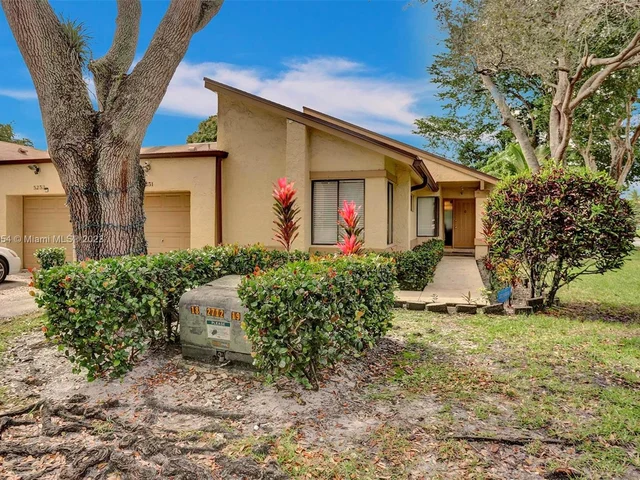 5251 Gate Lake Rd # 5251, Tamarac FL 33319