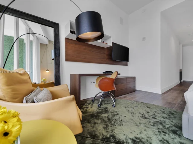 3250 NE 188th St, Aventura FL 33180