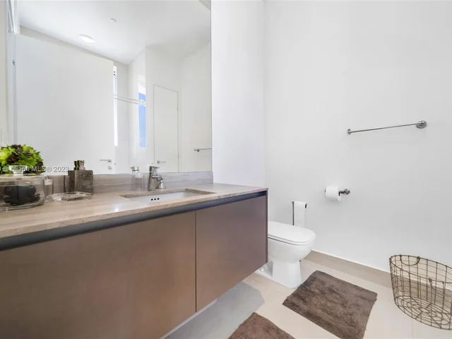 3250 NE 188th St, Aventura FL 33180