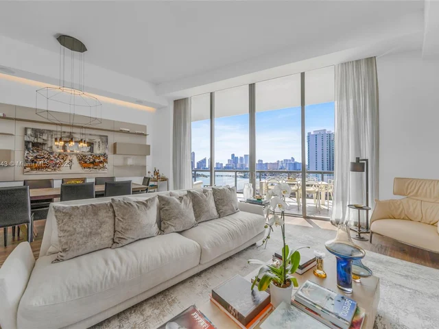 3250 NE 188th St, Aventura FL 33180